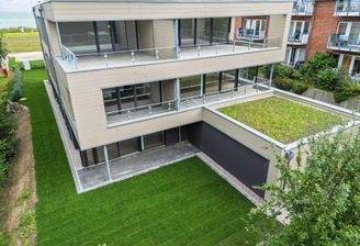 Große Terrasse in Südlage