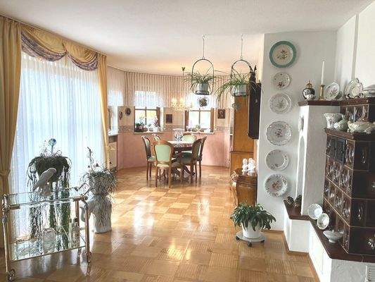 Wohnhaus: Blick vom Wohnzimmer Richtung Essen...