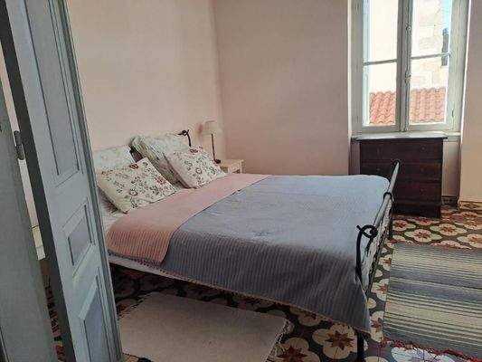 Kreta, Kalyves: Elegante neoklassizistische Villa am Meer zu verkaufen