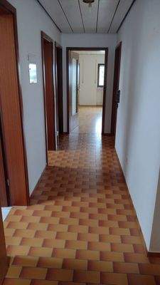 der Flur der Wohnung im OG