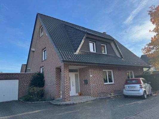 Viel Platz vor dem Haus - zwei zusätzliche Stellplätze