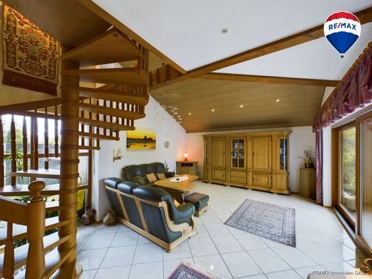 RE:MAX Immobilien DeLux Wohnzimmer