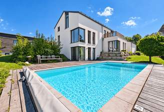Modernes Haus mit Pool!