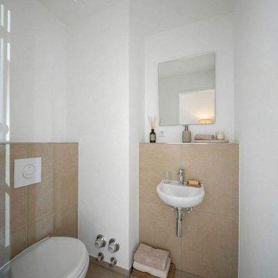 Gäste-WC / KI-Staging
