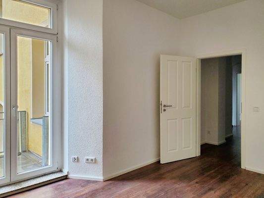 Büro mit Balkon, Blick Flur.jpg