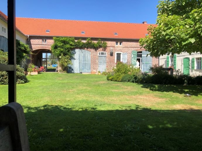 Vierseithof, vielseitig nutzbares Wohnidyll mit 4 Wohneinheiten,  Künstleratelier und Ausbaureserven auf 12.600 m² Grundstück