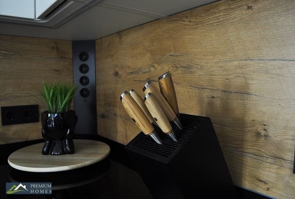 Schwaz - großzügiger, eleganter Wohnraum - Küchenausschnitt