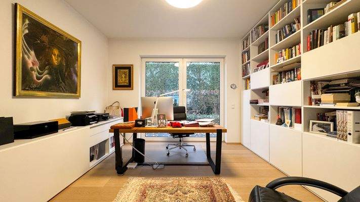 Büro mit Gartenzugang
