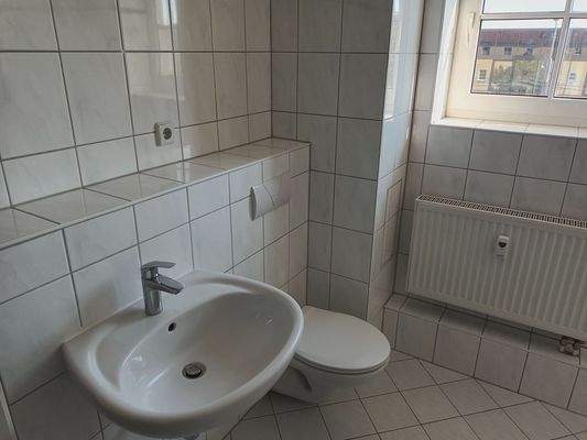 Badezimmer mit Fenster