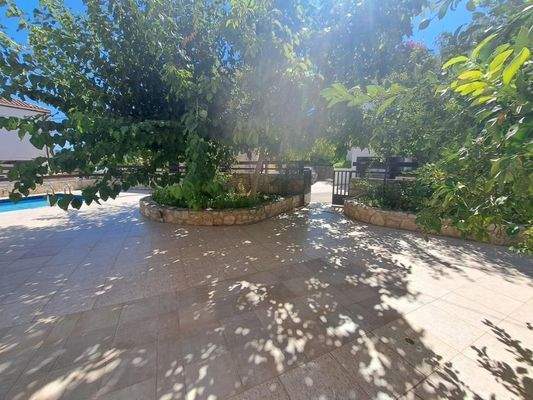 Kreta, Douliana: Renoviertes Steinhaus mit Pool und Garten zu verkaufen