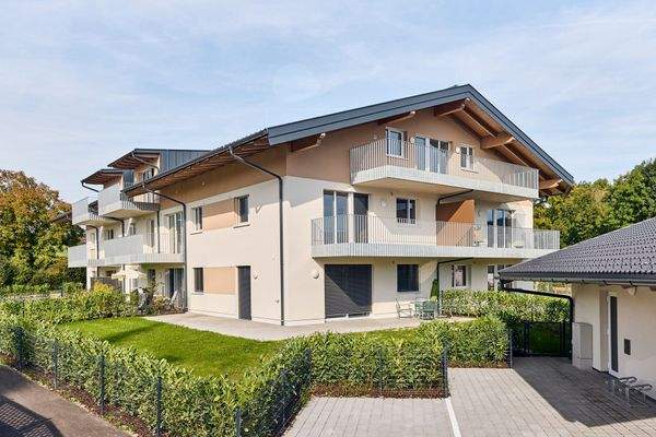 Modernes Mehrfamilienhaus