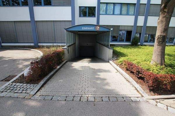 Tiefgaragen Einfahrt
