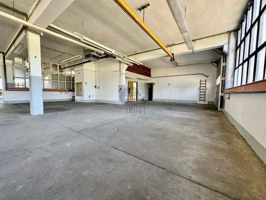 Halle Nordseite mit 250m²