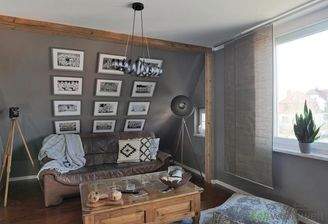 dekorierte Sofa-Sitzecke