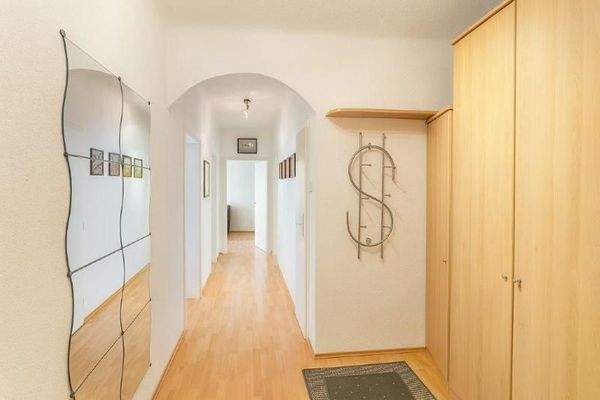 Gangbereich_Blick_vom_Eingangsbereich