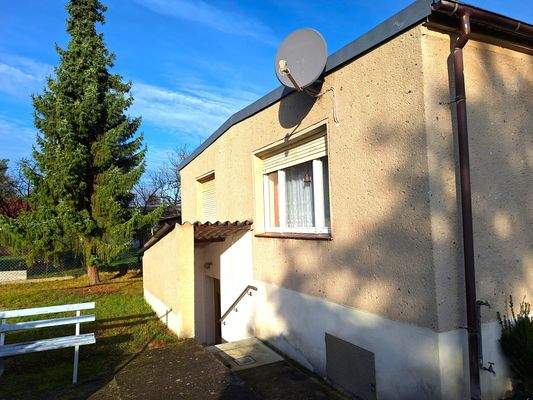 03 Anbau mit Kellerausg..jpg