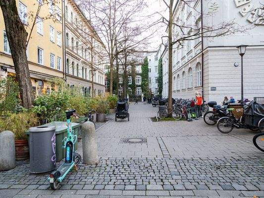 Zufahrt Türkenstr. 72