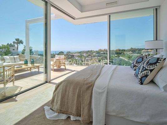 Quality Villas with Sea Views in Marbella's Prime Location