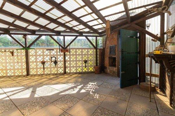 Hausansichten 10 - Der Sommergarten 2.jpg