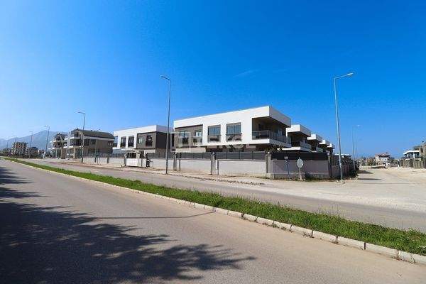 Villas with Spacious Gardens and Private Pools in Döşemealtı Antalya