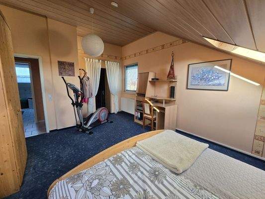 Elternschlafzimmer mit Ankleide