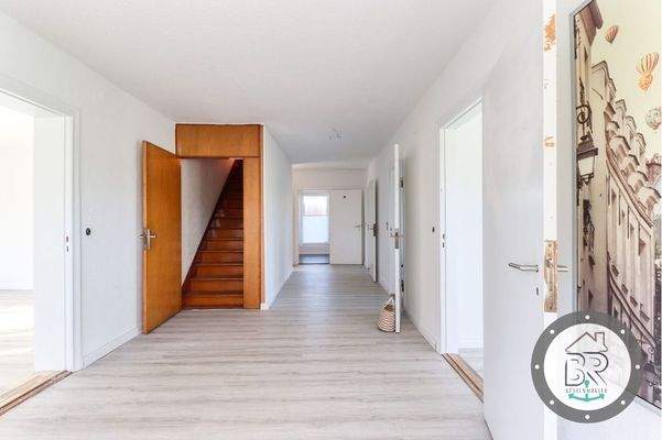 Treppenaufgang in den Spitzboden