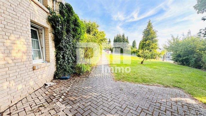 Zugang Einliegerwohnung ebenerdig / barrierearm