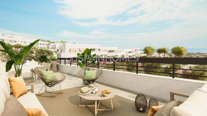 Newly-Built Apartments in a Complex with Pool in Estepona