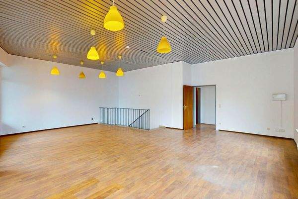 Hauptverkaufsfläche Blick in den Laden