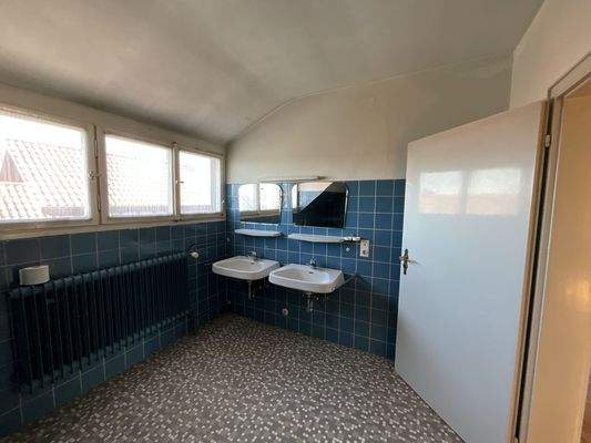 Bad Dachgeschoss Ansicht 1