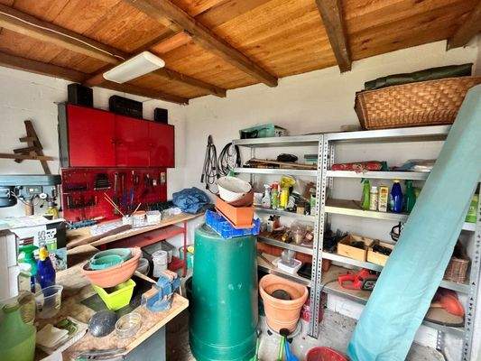 Gerätehäuschen innen