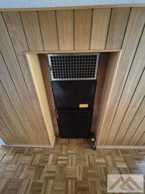 Tür Kachelofen im Flur