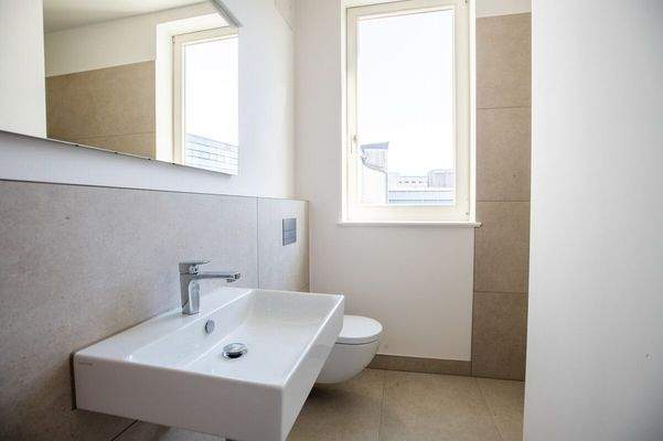 Best_Place_Luisenstraße_45_WE24_Bad1