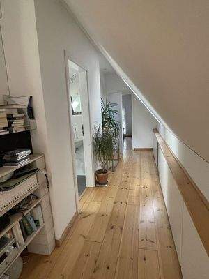 DG Flur mit Schiebtürschränken