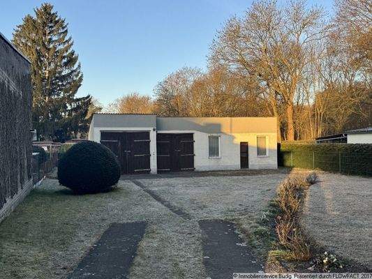Garagen und Nebengebäude