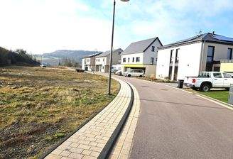 Baugrundstück für 4 Häuser.jpg