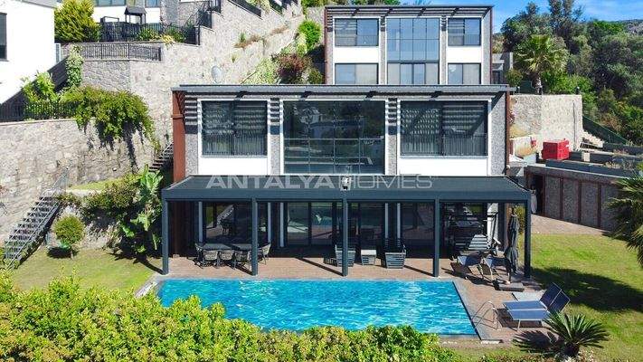 House with Sea Views and Private Pool in Bodrum Yalıkavak