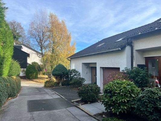 Hausansicht Eingang von Privatstraße