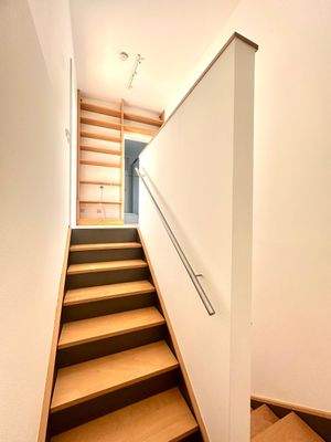 12_Treppe_1.OG_zu_2.OG_3.jpeg