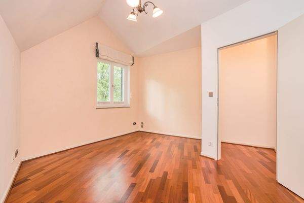 Zimmer/Arbeitszimmer