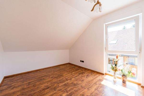 1. Gästezimmer / Büro