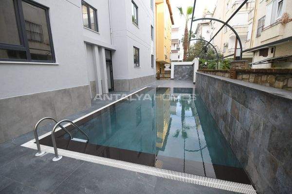 Flats in a Complex with Communal Pool in Alanya