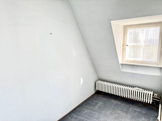 1/2-Zimmer (OG)