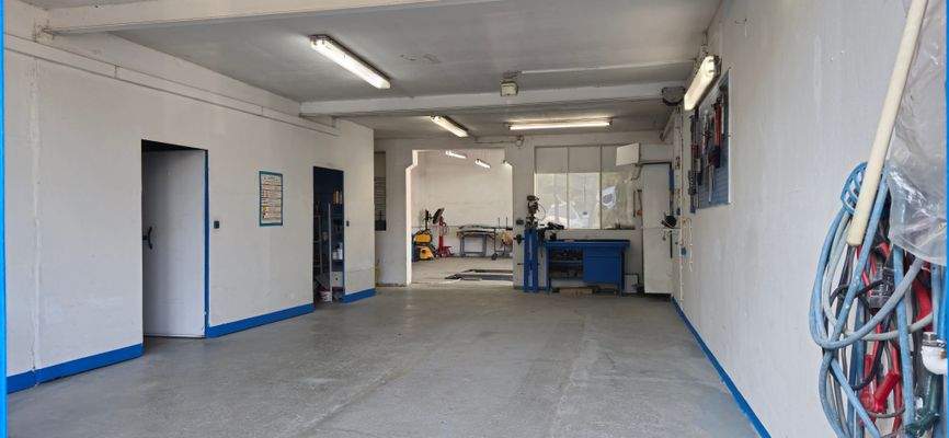 Werkstatt mit 2 bis 4 Stellplätzen 