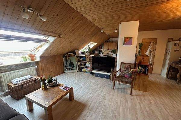 Wohnzimmer u. Küche