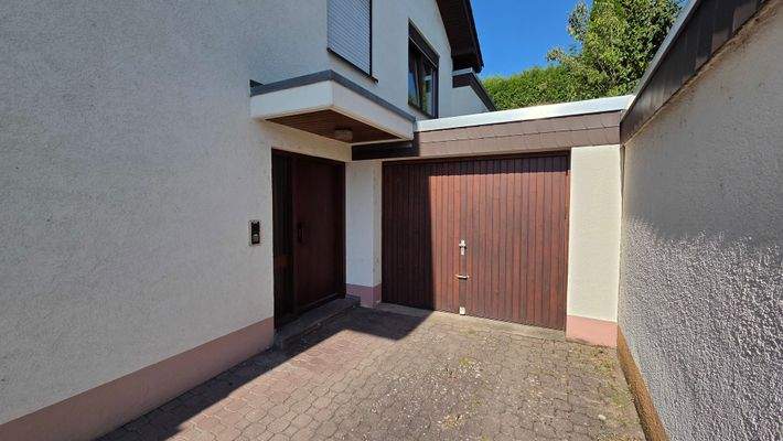 Eingangsbereich/Garage Einliegerwohnung