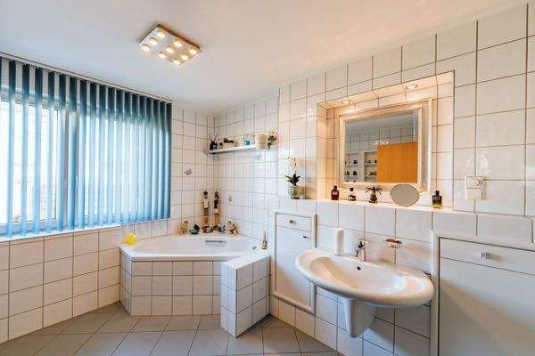 Badezimmer DG-rechts.jpg