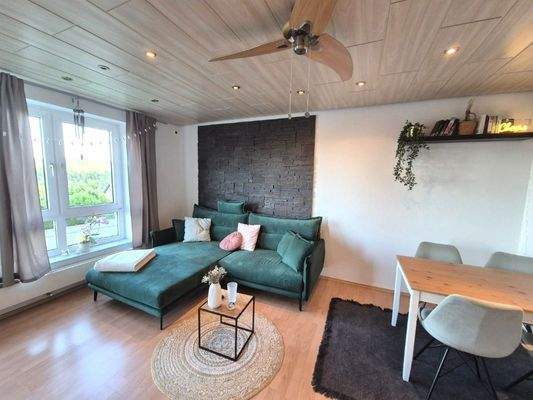 Wohnzimmer mit Essbereich