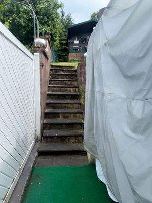 Treppe zum Garten.jpg