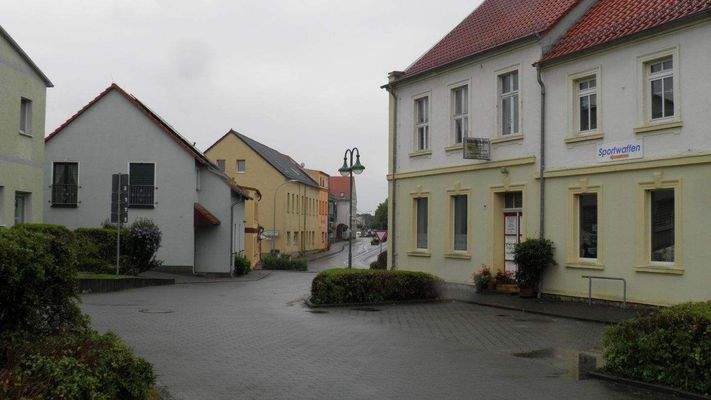 Zufahrt zu Parkplatz / Pkw-Stellflächen 